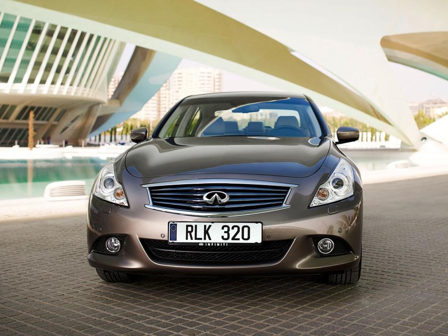  Infiniti G37 2010 года  (EU) (фото 12 из 53)